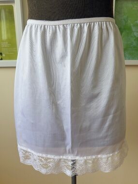 Vintage White Half Slip Skirt | Lace Trim Petticoat | Y2K Coquette Cottagecore